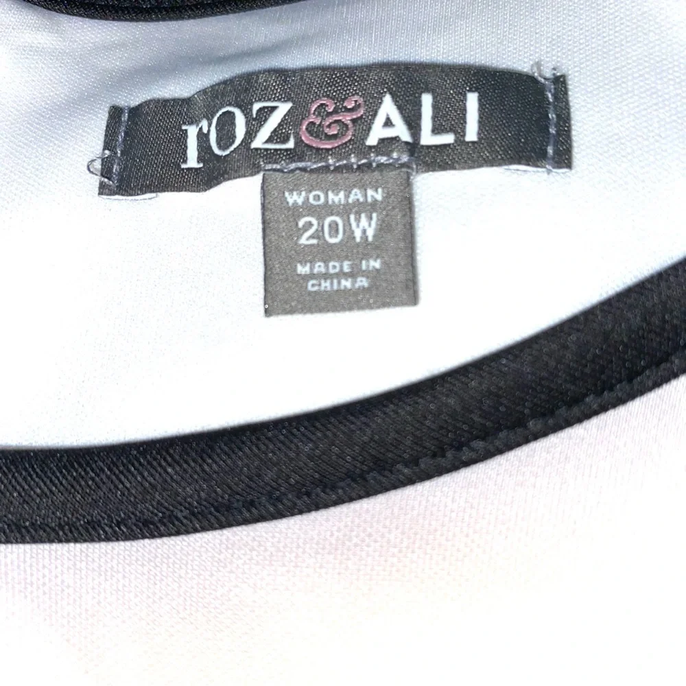 Ruiz & Ali Off White Dress With Black Lace Accents Size Woman’s 20 - Picture 4 of 4